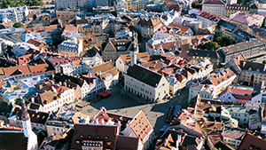 Tallinn ved rådhuspladsen set ovenfra |Tallink Silja Line